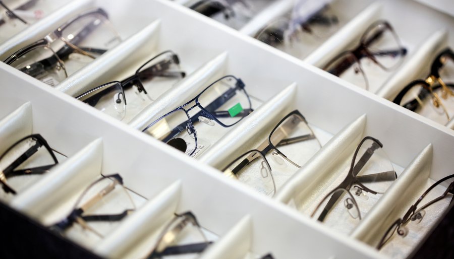 De la necesitate la expresie personală: Cum a evoluat optica în Moldova în ultimele două decenii